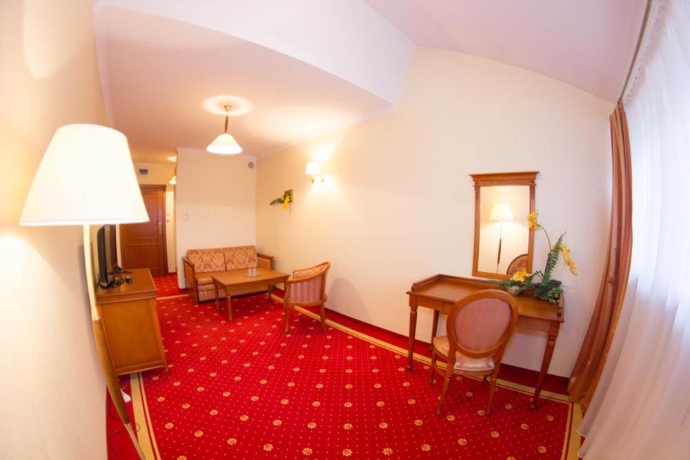 Hotel Stodolka Cminsk Eksteriør bilde