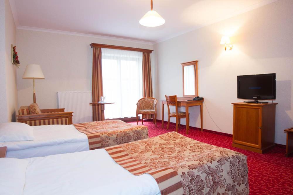 Hotel Stodolka Cminsk Eksteriør bilde