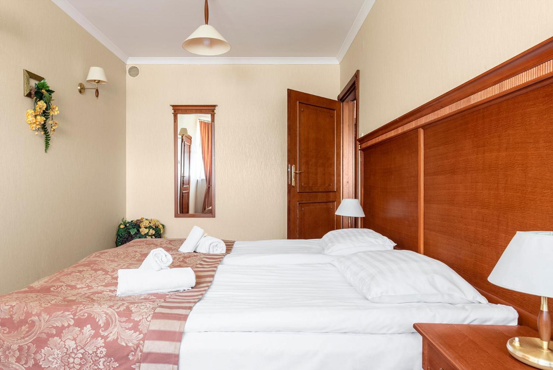 Hotel Stodolka Cminsk Eksteriør bilde