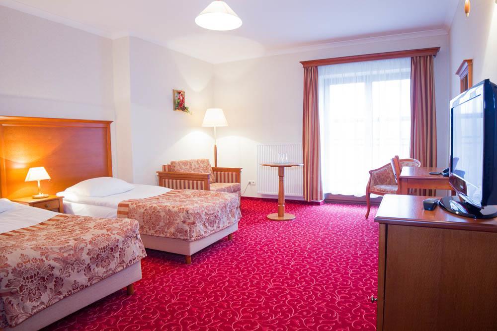 Hotel Stodolka Cminsk Eksteriør bilde